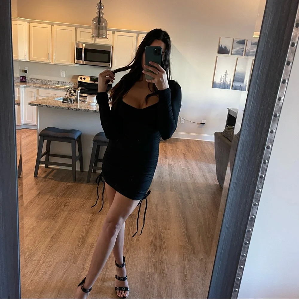 Black Vixen Ruched Long Sleeve Mini Dress - Picture 6 of 11